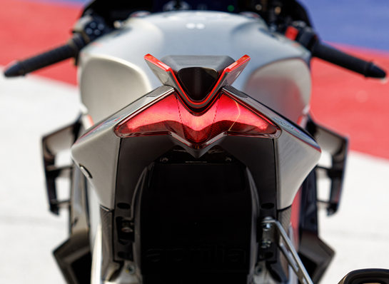 Aprilia RSV4 Range Galleryimage Half 870X636 3